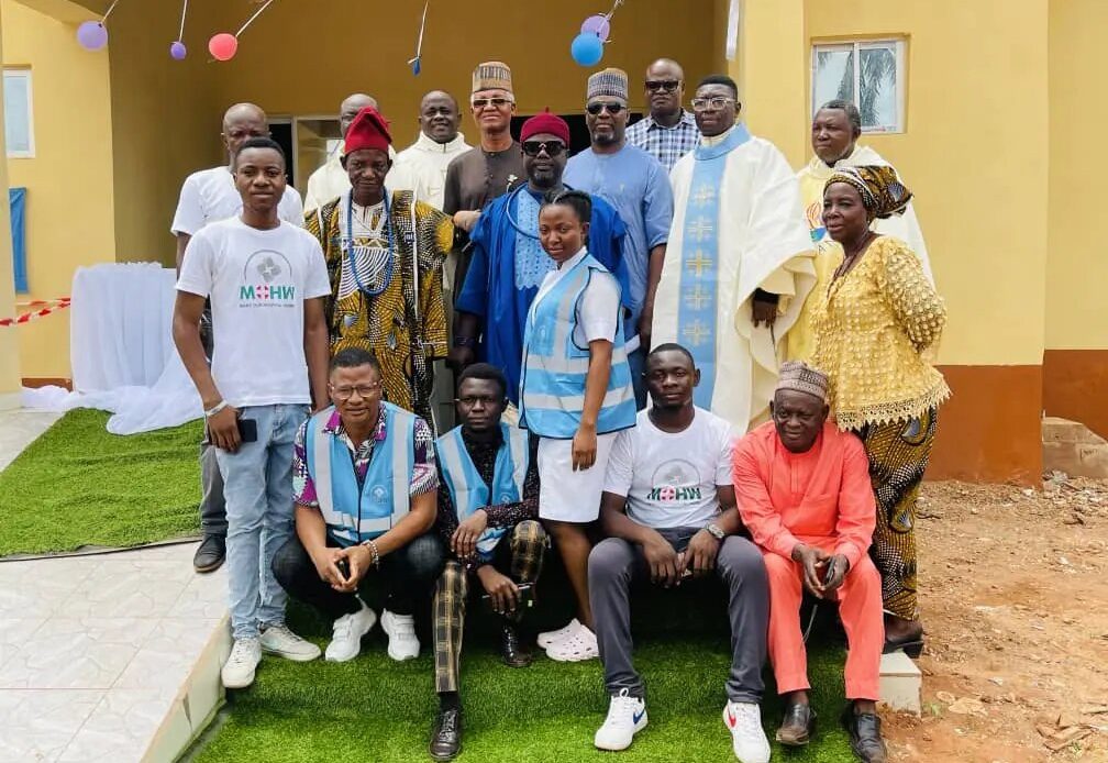 The Makeourhospitalswork (MOHW) team worked with community leaders, religious leaders and the hospital staff to revamp the government cottage hospital. Image credit: Makeourhospitalswork (MOHW)